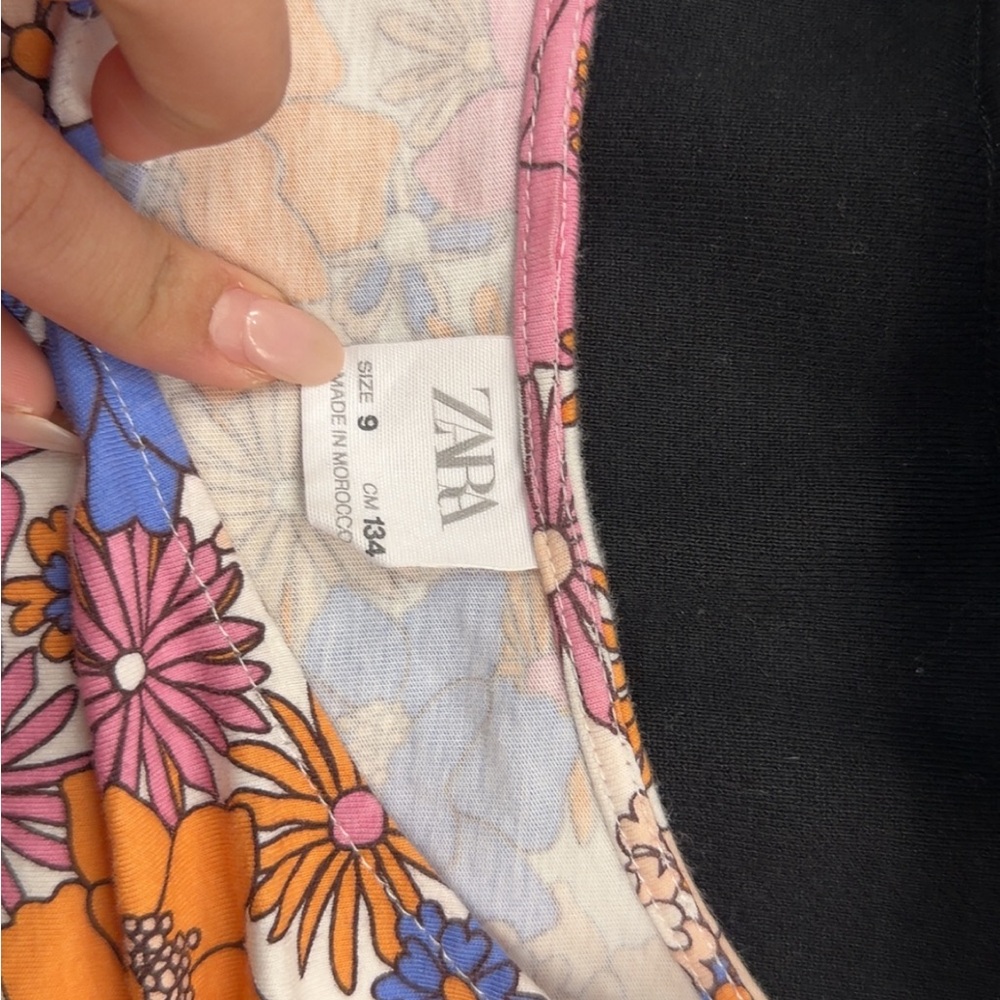 Zara Multicolor Floral Short Sleeve Top for kids - Picture 2 of 2